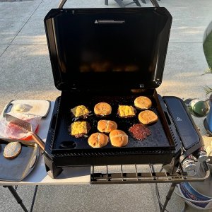 Media 'Weber-Smash-Burgers2.jpeg' in category 'Weber Griddle'