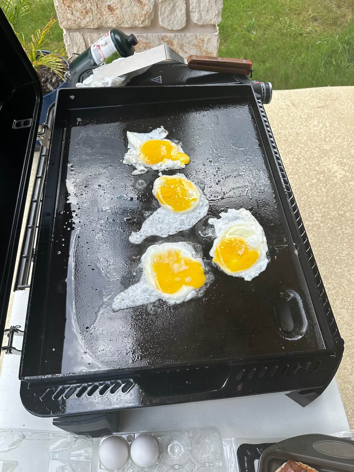 weber-traveler-friedeggs.jpeg